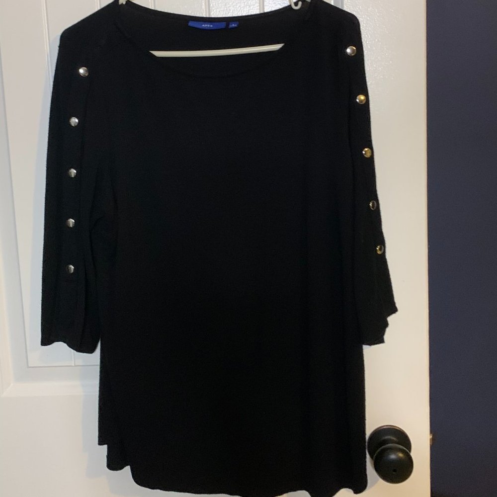 Women's  Black Apt. 9 3/4 Sleeve w/silver button accents along sleeves. Size L
